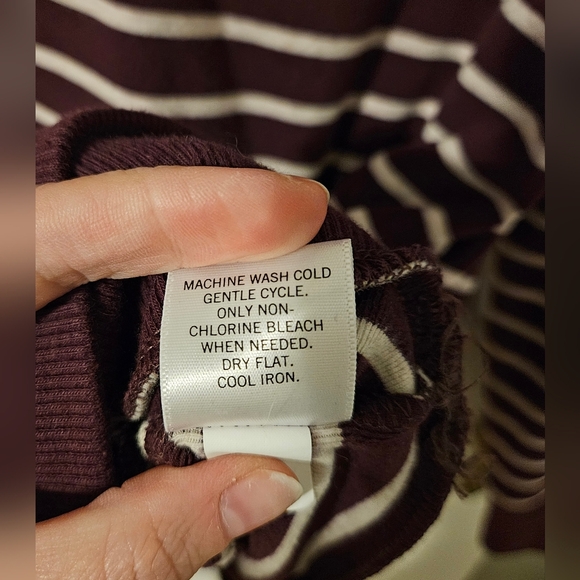 Banana Republic striped pull-over - Picture 6 of 6